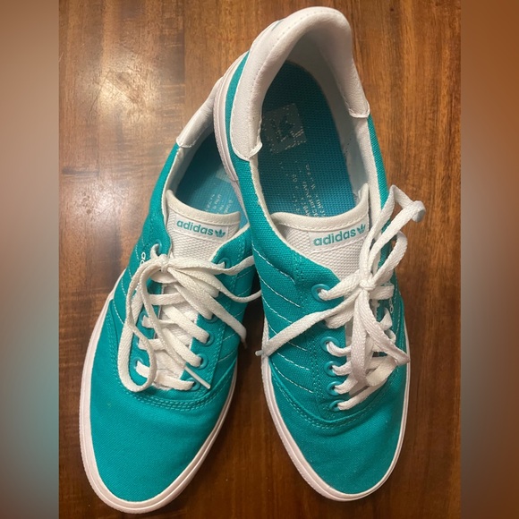 Adidas 3MC Casual Skate Shoes - Picture 2 of 8